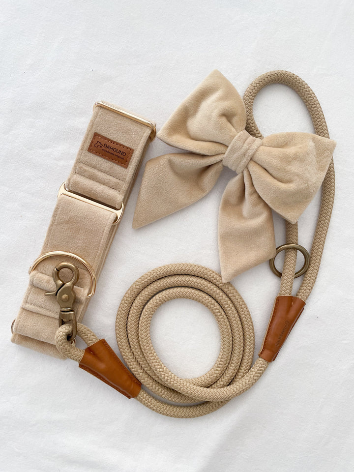 Wide Martingale Collar | Cream (Plush Velvet)