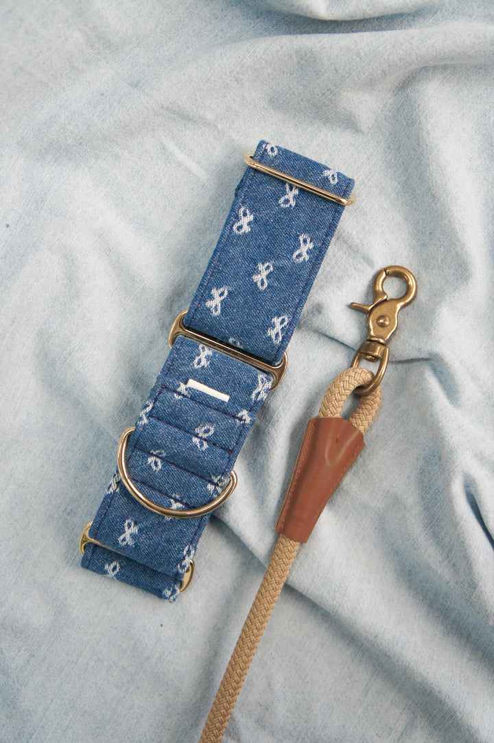 Dahound Mid Blue Denim Bow Italian Greyhound Collar Product Photo With Beige Rope Leash