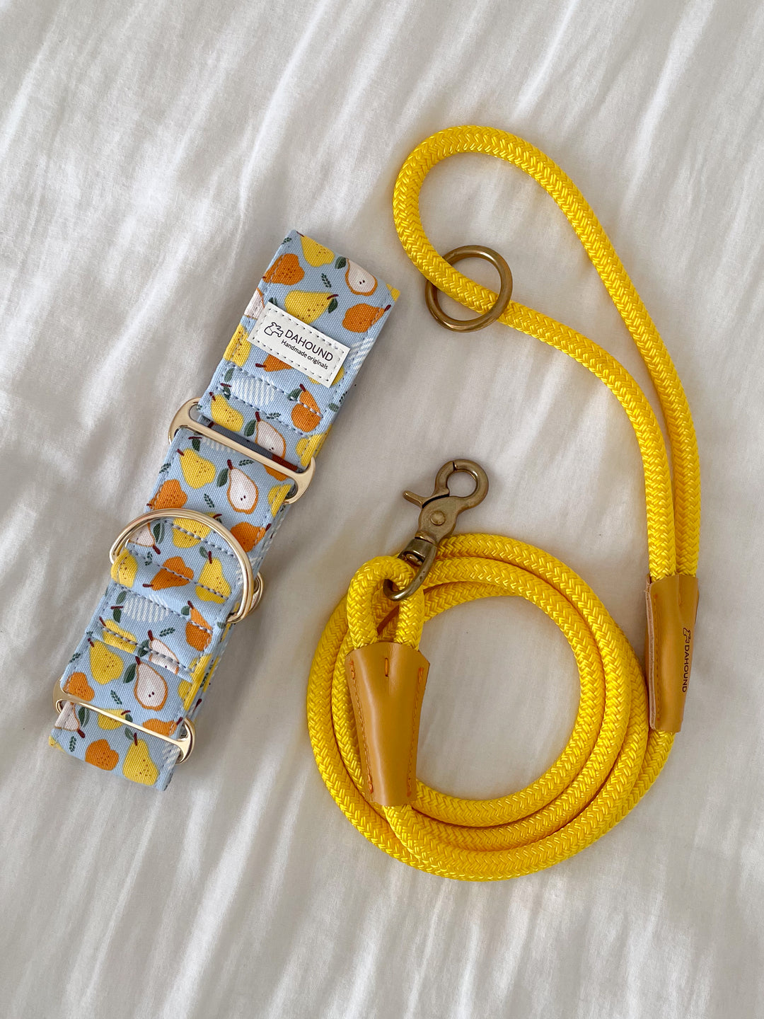 Wide Martingale Collar | Pear (Sturdy Oxford Cotton)