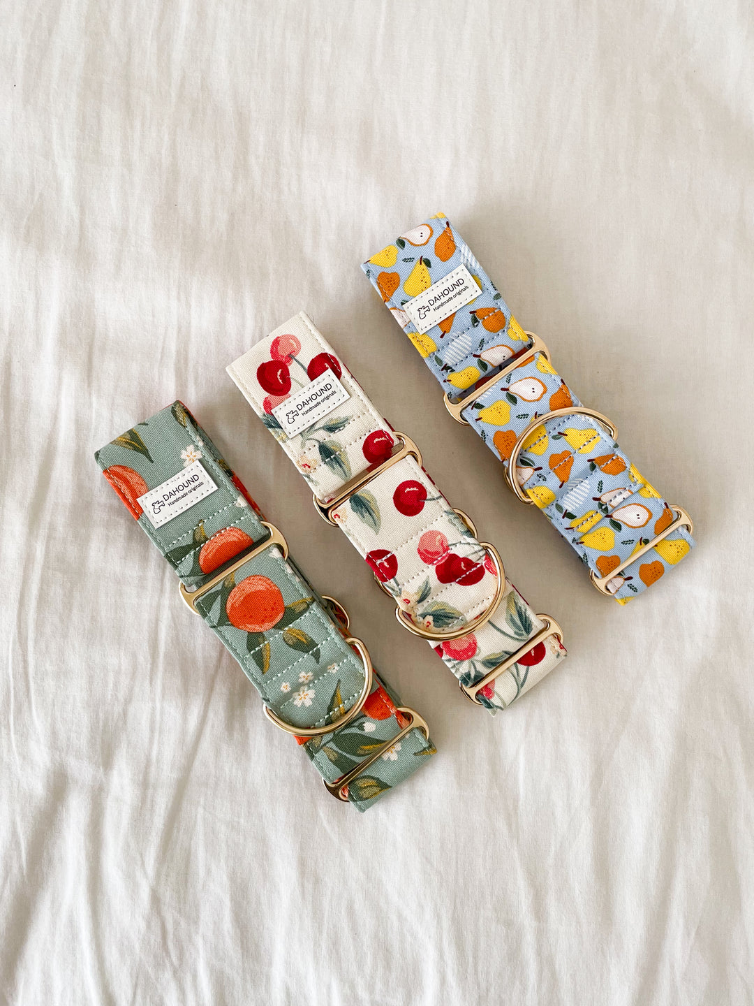 Wide Martingale Collar | Cherry (Sturdy Oxford Cotton)